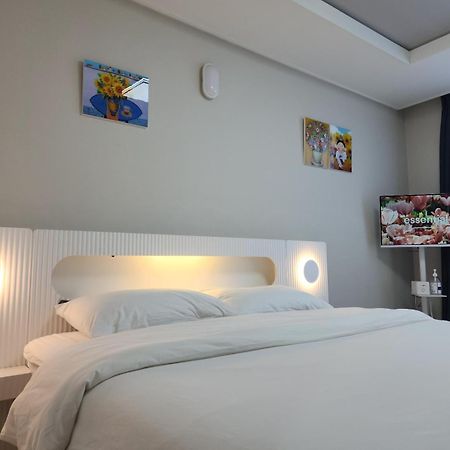 Daegu Star B&B Dsr Hotel Lily Guestroom Exterior foto