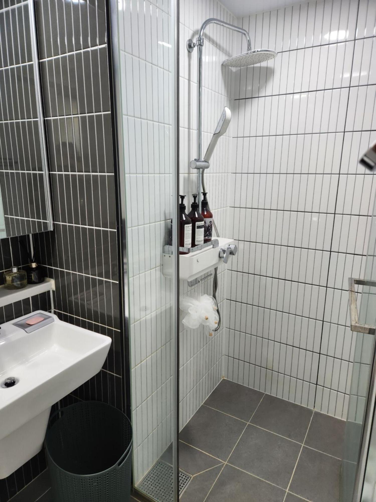 Daegu Star B&B Dsr Hotel Lily Guestroom Zimmer foto