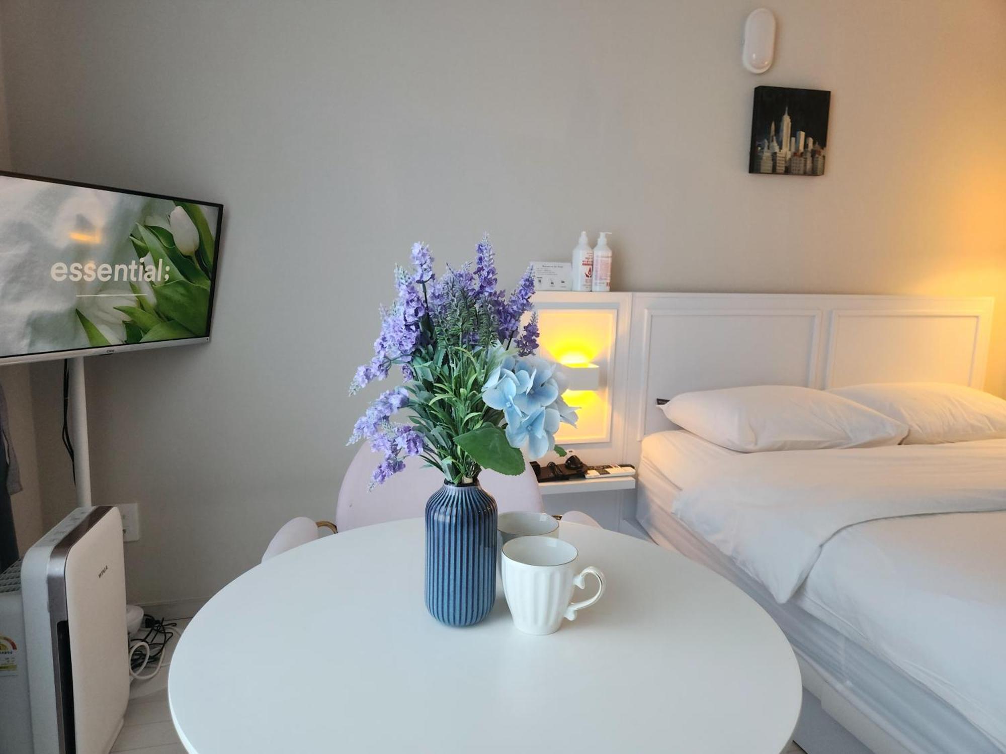 Daegu Star B&B Dsr Hotel Lily Guestroom Zimmer foto